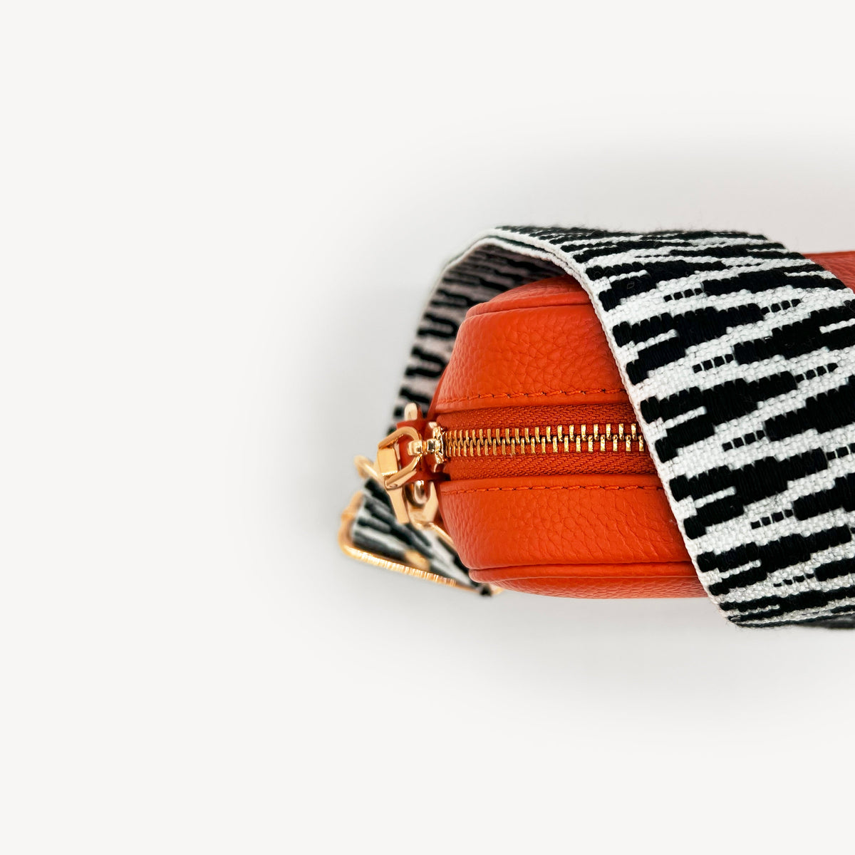 Black & White Zigzag Strap