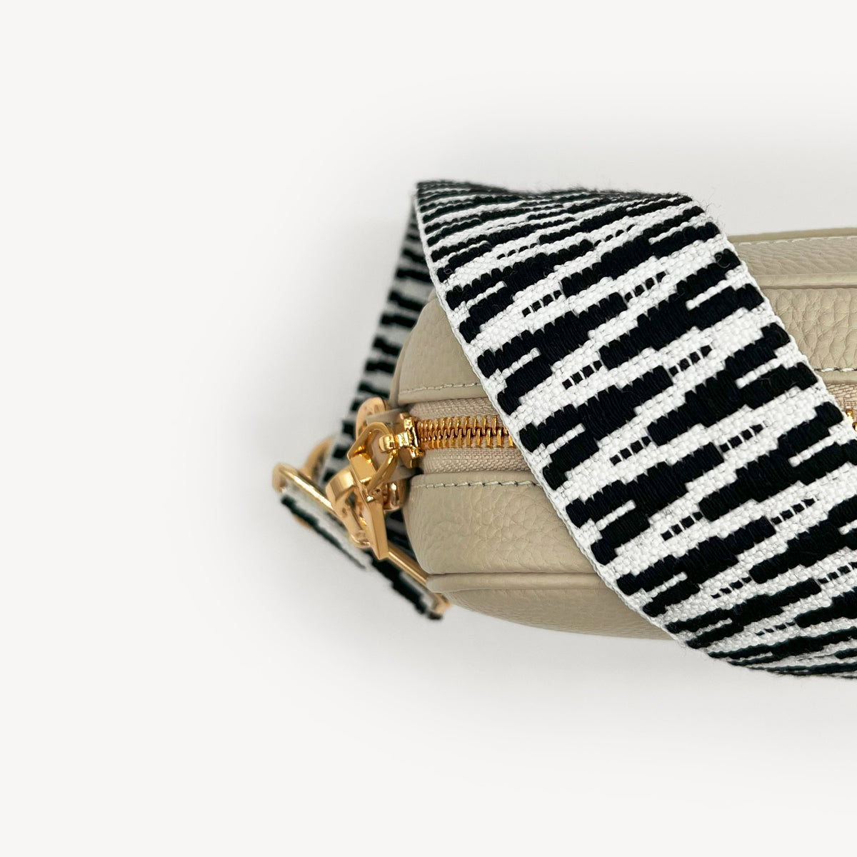 Black & White Zigzag Strap